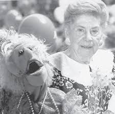 Joan Dunham's Instagram, Twitter & Facebook