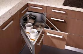 Selain menggunakan spec di atas, pada bagian kabinet atas di sisi kiri menggunakan 2 buah kombinasi kaca es pada bagian pintu. 60 Desain Kabinet Dapur Minimalis Aluminium Harga 2020