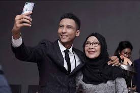 Selamat hari raya aidil fitri maaf zahir dan batin.semoga berbahagia bersama keluarga tercinta. Video Isu Tarian Lucah Normah Damanhuri Akhirnya Minta Maaf