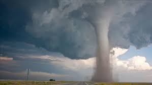 Etwa 30 häuser wurden beschädigt, zehn bäume entwurzelt. Zerstorung Durch Tornado Jetzt Kommt Das Wetter Chaos Nach Deutschland