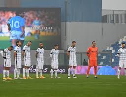 Lo ha detto, sorridendo, ai microfoni di radio radio, il patron del sassuolo giorgio squinzi. Sassuolo Vs Inter Penghormatan Serie A Untuk Maradona Galeri Foto News