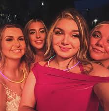 Nothing like a beautiful wedding to bring friends together 🥰 thank you  @vanessapw_ & @pjknight18 for allowing me to be part of your evening  ❤️👰🏼‍♀️🤵🏻‍♂️