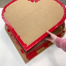 Great news!!!you're in the right place for heart shaped cardboard boxes. Diy Giant Heart Shaped Candy Box Valentine S Day Decoration Chica And Jo