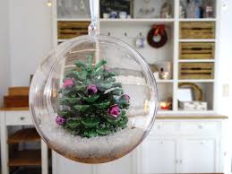 Basteln Mit Kindern Im Advent Diy Anleitung Fur Schneekugeln Und Basteln Weihnachten Naturmaterialien Weihnachtsdeko Kinder Basteln Advent Basteln Mit Kindern