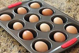 25 Trucs Culinaires Qui Revolutionneront Votre Vie Fraichement Presse Oeuf A La Coque Oeuf Au Four Cuire Un Oeuf