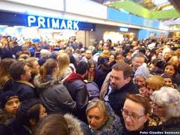Primark (/ˈpraɪˌmɑːrk/) is an irish fast fashion retailer with headquarters in dublin, ireland, and a subsidiary of the british food processing and retail company abf. Krasser Ansturm Bei Primark Eroffnung In Hamburg Billstedt Youtube