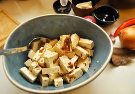 Resep sambel terasi enak buat ayam goreng.ikan goreng.tahu goreng.mantap cara pembuatan sambal terasi banyak teknik. Sambal Goreng Tofu Indonesian Crispy Tofu With A Spicy And Sweet Sauce