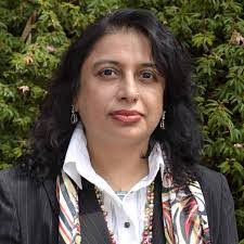 Bushra Malik's Instagram, Twitter & Facebook