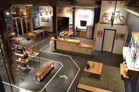 In Need Of A Bicycle For This Spring High End Bike Retailer Ancien Cycles Has Opened In Wicker Park Check It Ou Fahrradraum Ladeneinrichtung Fahrradgeschaft