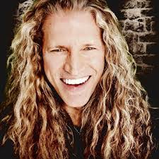 Robin Swope's Instagram, Twitter & Facebook