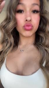 Kaylee Diamond's Instagram, Twitter & Facebook