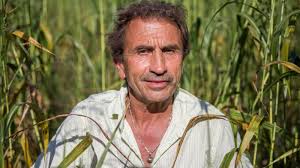 Franck raconte sa première expérience sexuelle à l'âge de 40 ans. Clap De Fin De La Saison 15 De L Emission L Amour Est Dans Le Pre Le Tourangeau Jean Claude Fait Son Bilan