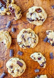 Quel Est L Ingredient Secret Pour Faire Des Cookies Au Chocolat Fondants Et Tendres A L Interieur On Vous Donne La Reponse Suivie De La Recette Cookies Recette Cookies Chocolat Cookies