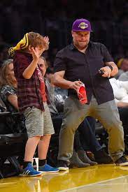 Jack Black And His Son Dance Like Nobody S Watching At The Lakers Game Jack Black Black Lakers Game