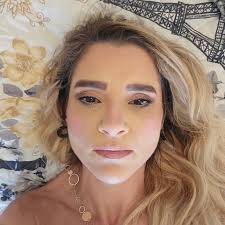 Ellen Hudson (@endyorelly) • Instagram photos and videos