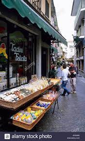 Select from our best shopping destinations in stresa without breaking the bank. Shopping Street Und Nudeln Stall In Stresa Lago Maggiore Stockfotografie Alamy