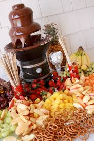 Chocolate Fountain W Condiments Provided By Floral Expressions By The Sea Schokoladenbrunnen Hochzeit Lebensmittel Platten Lebensmittel Essen