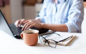 Pantun lebaran mengikuti kaidah pantun umum lebaran atau hari raya idul fitri adalah hari saling berbagi dan mengucapkan ucapan selamat atas ibadah puasa yang telah usai setelah sebulan. 200 Pantun Motivasi Semangat Kerja Agar Sukses Rumbelnesia Com