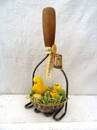 Primitive Spring Decor Primitive Easter Decor Vintage Tin Basket By Spring Thyme Primitive Easter Decor Spring Easter Decor Spring Easter Crafts