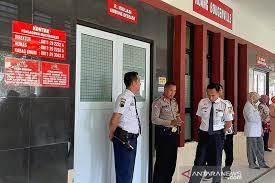 Gaji dokter spesialis jantung atau ahli bedah jantung yang angkanya cukup fantastis. Empat Pasien Dalam Pengawasan Rs Di Banyumas Negatif Covid 19 Antara News
