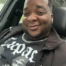 Who recommends simple hauling services near Siegel Middle School to East  Nashville?