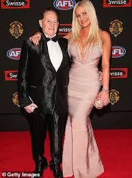 Victoria police confirmed that a man in his late 70s died at the scene at balencea apartments on st kilda road. Fazwsl4 Kfdsim