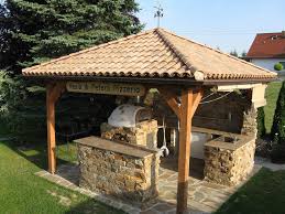 So Entsteht Eine Grillstelle Im Garten Mit Sudlandischem Flair Http Baufux24 Com Grillgenuss In Mediterraner Grillplatz Im Garten Grillstelle Grillplatz