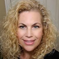 Jennifer Meza's Instagram, Twitter & Facebook