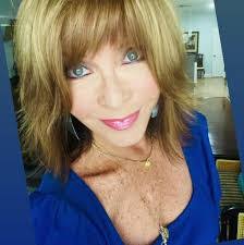 Melody Buck's Instagram, Twitter & Facebook