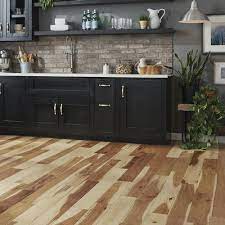 This floor came from the northeastern u.s. Great Lakes Wood Floors 3 4 X 5 Hickory Solid Hardwood Flooring 20 Sq Ft Ctn At Menards
