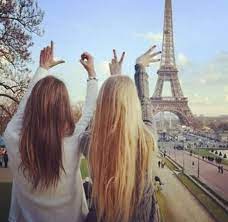 39 Things To Do With Your Best Friend At Least Once Blonde And Brunette Best Friends Brunette To Blonde Brunette Best Friends