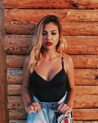 People who liked bárbara bandeira's feet, also liked Barbara Bandeira
