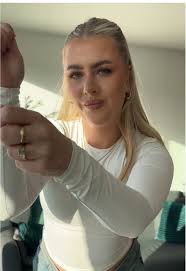 this trend but make it COLOURFUL pt.3 🎀🌈 #autumnoutfitinspo  #colourfuloutfit #dopaminedressing #colourfulfashion #winterfashion