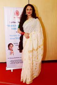 Hero looks on and heroine saves him from bad men Gracy Singh At A Spiritual Talk By Brahma Kumari Sister Shivani On Inner Peace Inner Power At Bhaidas Hall Gracy Singh Beauty Women Celebs
