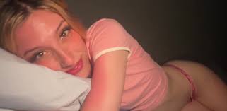 Candy Scott's unveiled pics and galleries at Babepedia