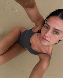 Yvette Bateman's Instagram, Twitter & Facebook