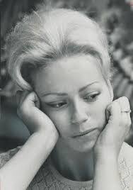 Anita Horne's Instagram, Twitter & Facebook