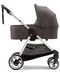 The mamas&papas armadillo is a modern looking lightweight stroller that is designed for busy parents who like to run errands, going to the park, or a shopping mall. Mamas Papas Armadillo Flip Xt Pram Carrycot Banana Baby
