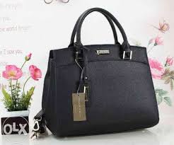 Merah , emas , pink , biru bahan : 41 Model Tas Branded Surabaya Terbaru 2021 Yang Harus Dimiliki Model Tas Dan Dompet Branded Terbaru