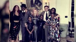 Maybe you would like to learn more about one of these? Madonna Mit Ihrer Familie Bei Diesem Shooting Sind Alle Sechs Kids Dabei