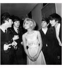 Формируйте собственную коллекцию записей sylvie vartan. Sylvie Vartan C Pleasurephoto