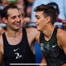 Jun 20, 2021 · renaud lavillenie a décidé de commencer par un saut à 5,60 m qu'il a su franchir au deuxième essai. Renaud Lavillenie On Instagram It Was Your Day Congrats Baby Bro Mondo Duplantis Can T Wait To See You Bac Clermont Track And Field Pole Vault