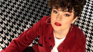 Anne Lukin: “Tengo muchas ganas de conciertos, de hacer kilómetros en  furgoneta y de comer mucha mierda como cualquier artista emergente'