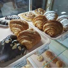 Selain itu dengan perusahaan toko retail yang melakukan promo ini akan mampu bersaing dengan … Toko Roti Di Jakarta Yang Legendaris Dan Membuatmu Bernostalgia