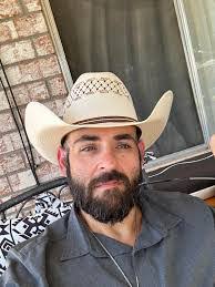 Justin Straw's Instagram, Twitter & Facebook