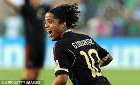 Born 11 may 1989), is a mexican footballer who currently plays for american major league soccer club la galaxy and the mexico national football team. Tottenham Flop Giovani Dos Santos Set For Sevilla Switch Daily Mail Online