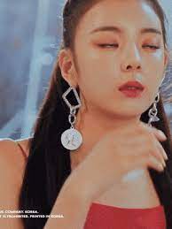 Search for more itzy gifs on www.viewgif.com. Top 20 Lia Gifs Find The Best Gif On Gfycat