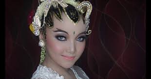Tutorial making sanggul jawa solo tutorial this time makes sanggul java sanggul java there are solo and yogya so there's a. Paes Sanggul Sasak Yogya Majalah Mahligai Rias Pengantin Yogyakarta Sedang Dibekukan