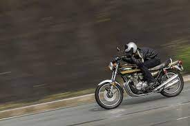 丸zと角z 今だから分かる乗り味の違い z1 z1000mk ii エイ出版社 カワサキのバイク バイク乗り 空冷