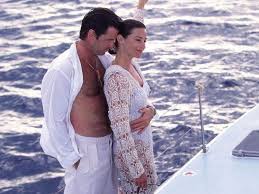 He's a bona fide movie star worth an estimated $80 million, but former 007 star pierce brosnan's life has been. Pierce Brosnan Shares Sensational Snap With Wife Keely Shaye Smith As They Celebrate 27 Years Together Rsvp Live